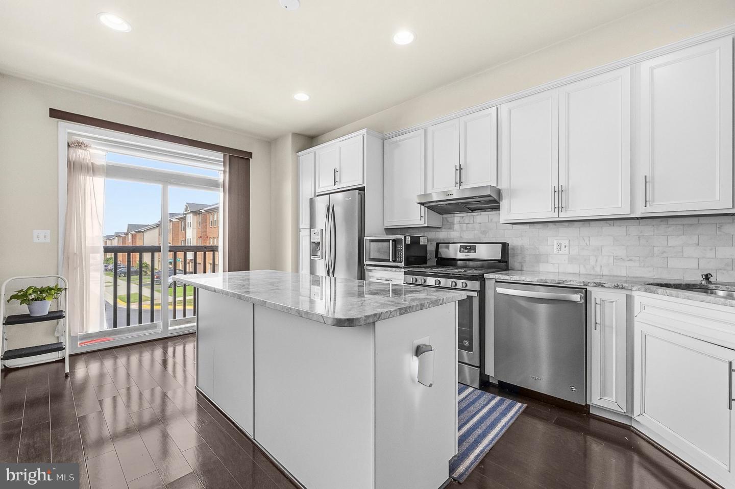 15993 Marsh Pl Property Photo 13