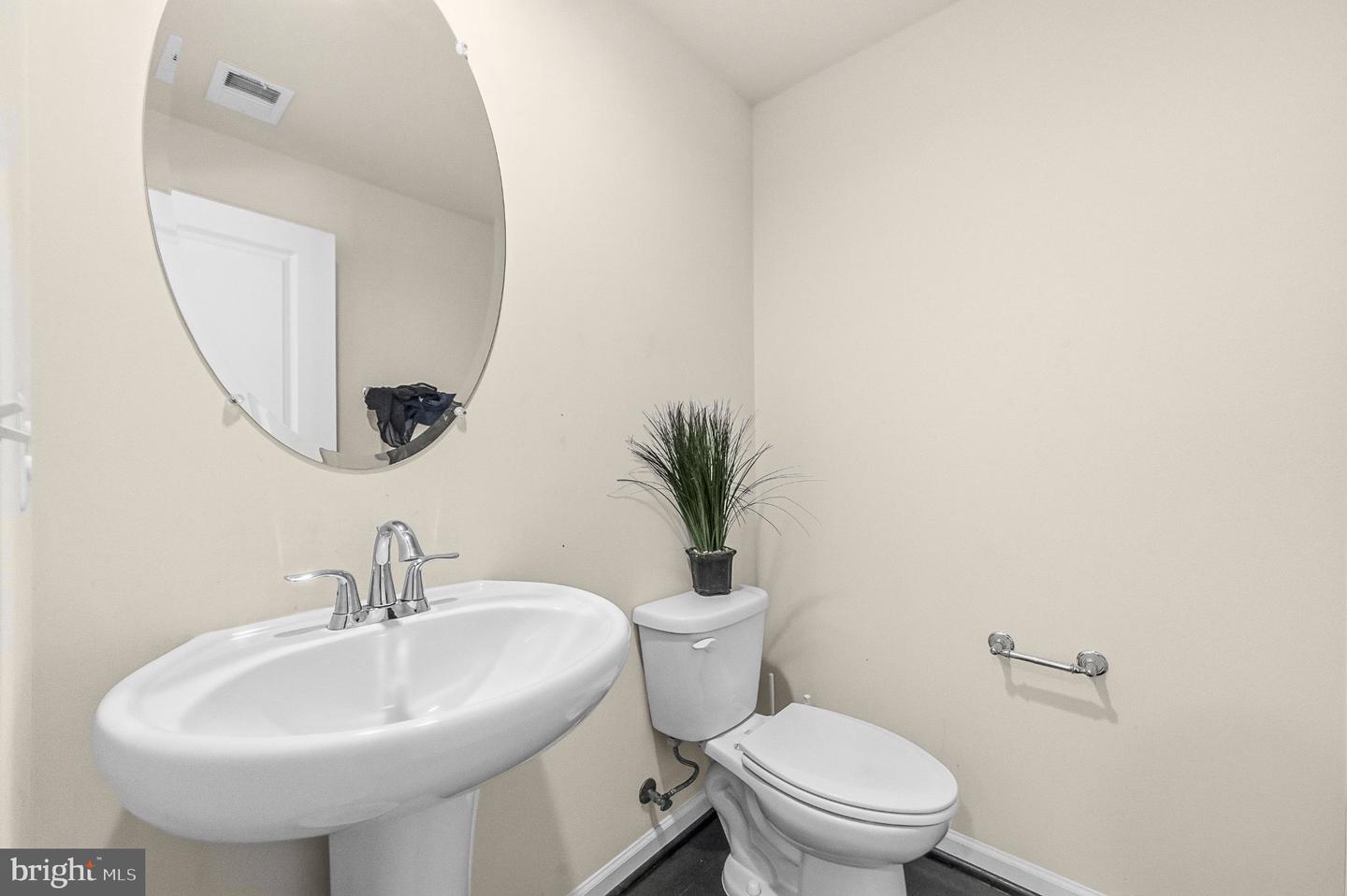 15993 Marsh Pl Property Photo 28