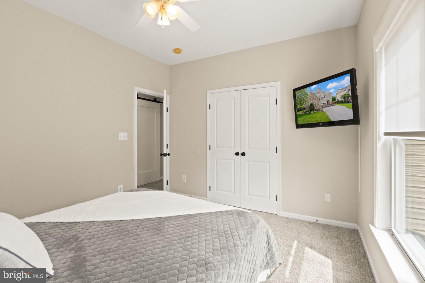 9233 Falling Water Dr Property Photo 35