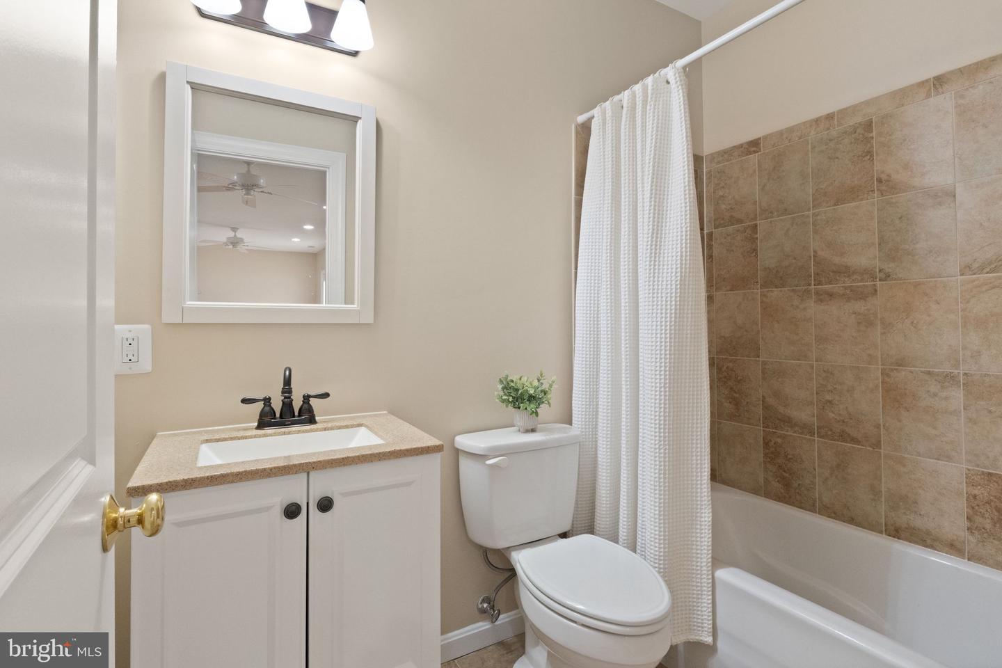 9233 Falling Water Dr Property Photo 42