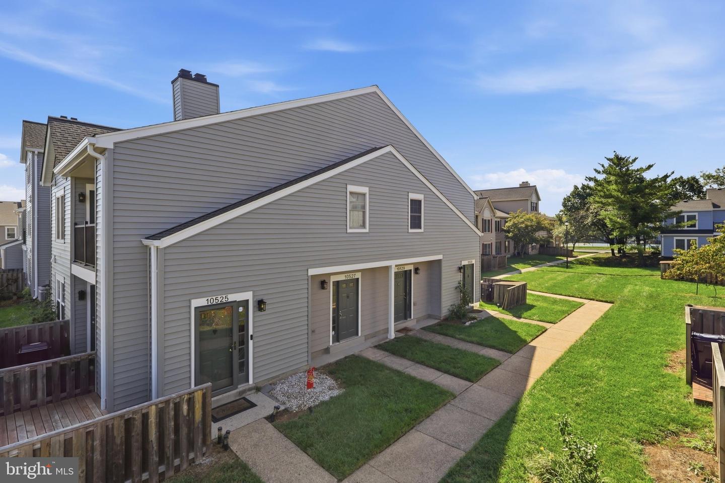10527 Stonington Ln Property Photo 1