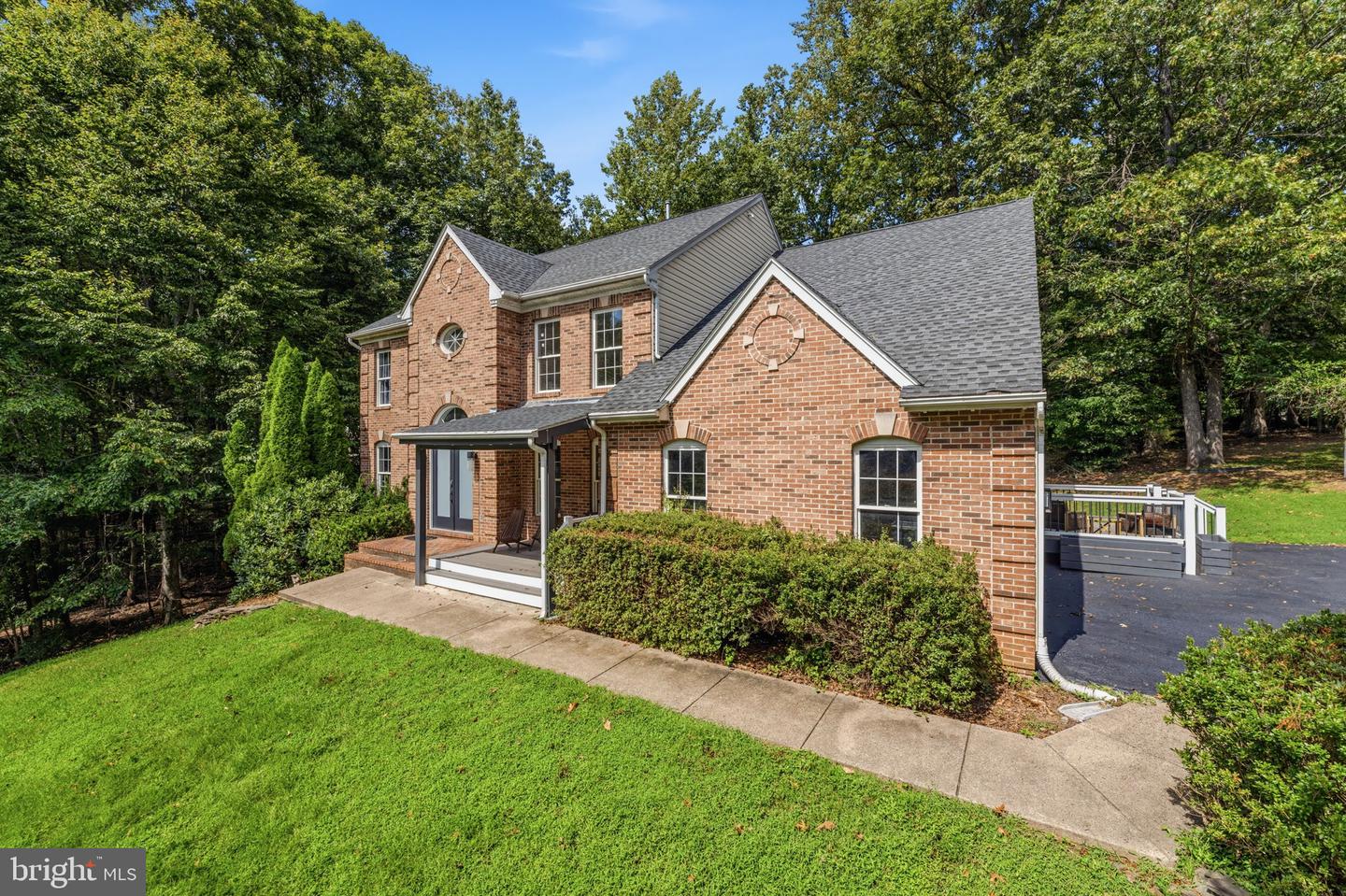 6658 Fox Den Rd Property Photo 4