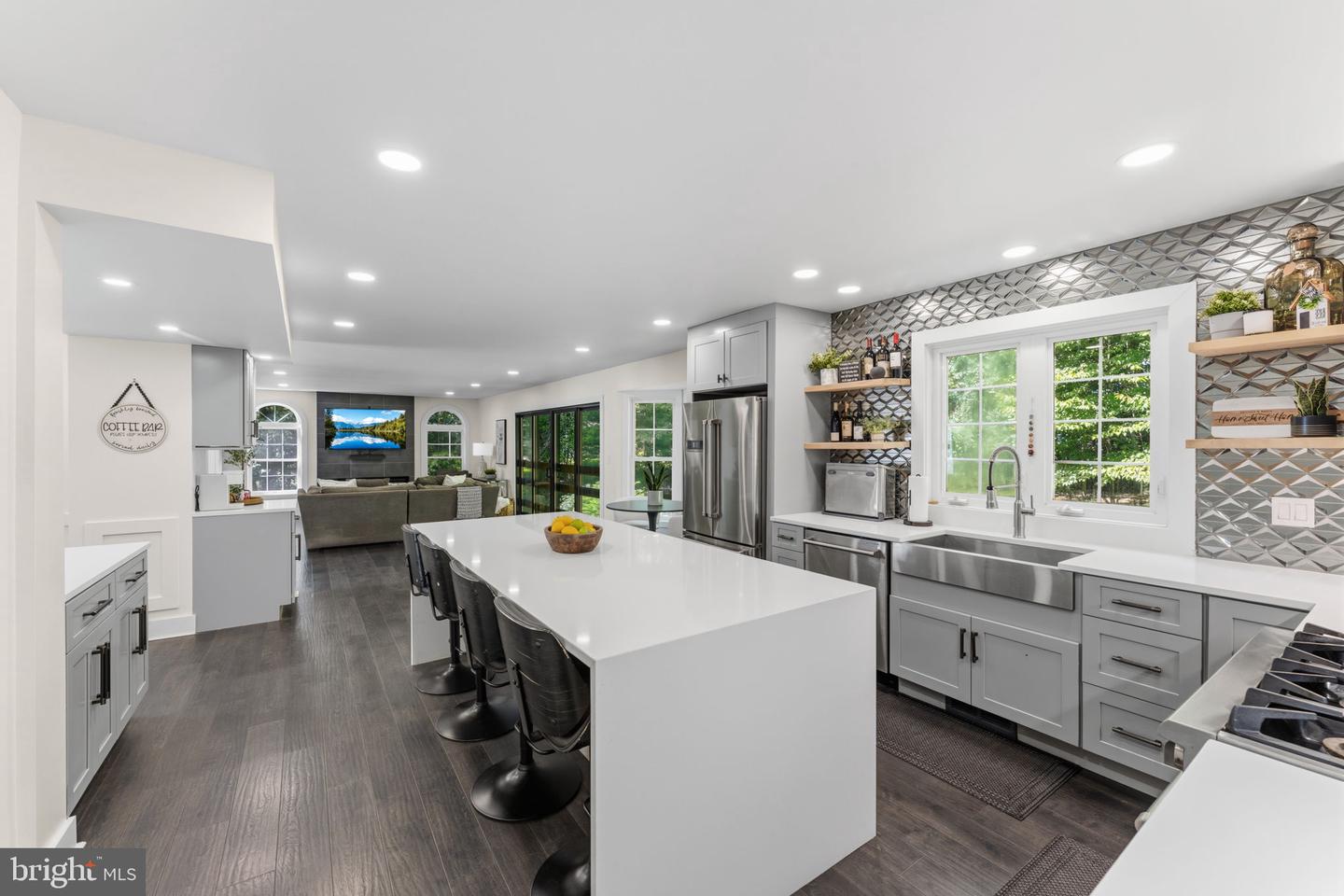 6658 Fox Den Rd Property Photo 10