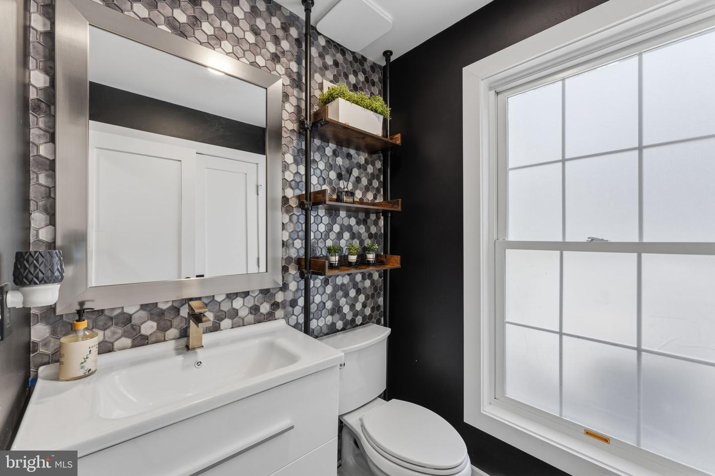 6658 Fox Den Rd Property Photo 14