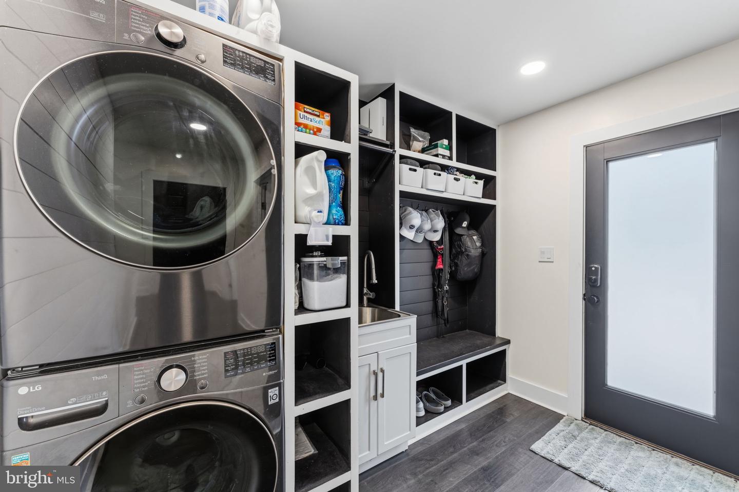 6658 Fox Den Rd Property Photo 15