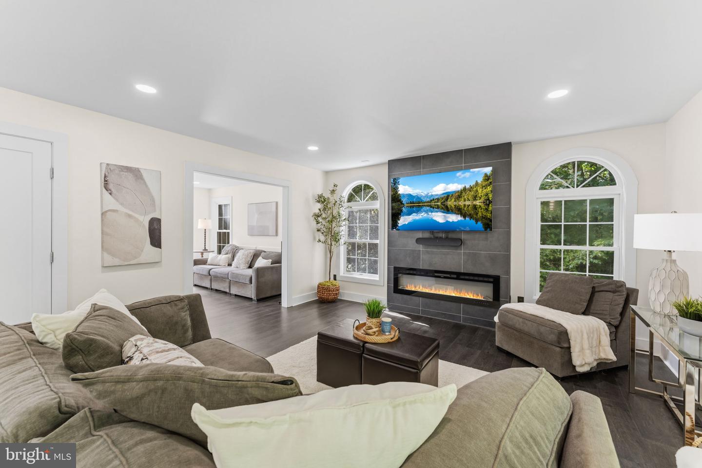 6658 Fox Den Rd Property Photo 17