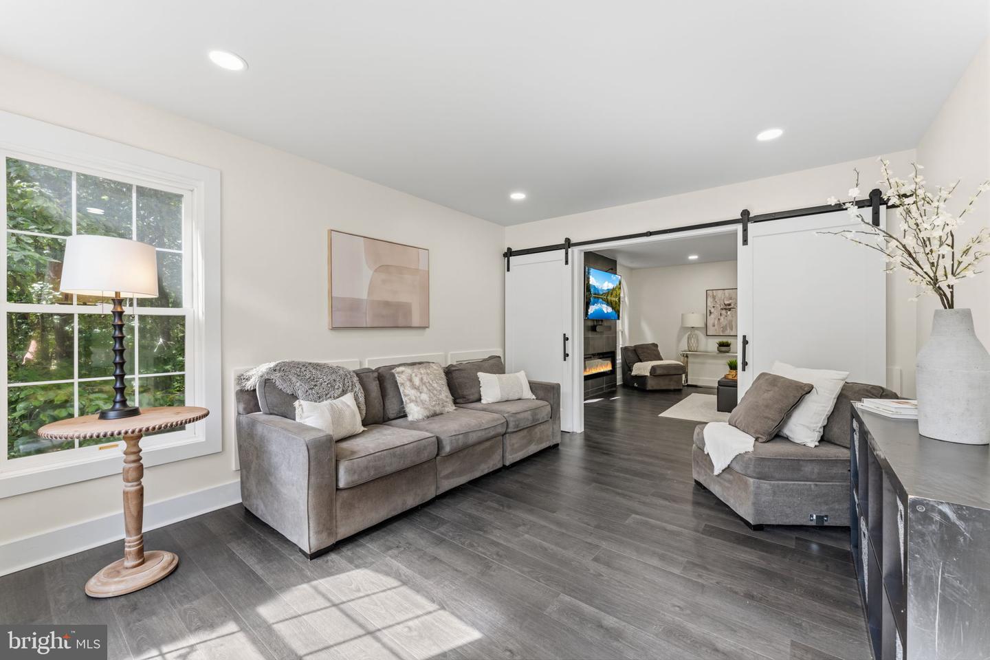 6658 Fox Den Rd Property Photo 20