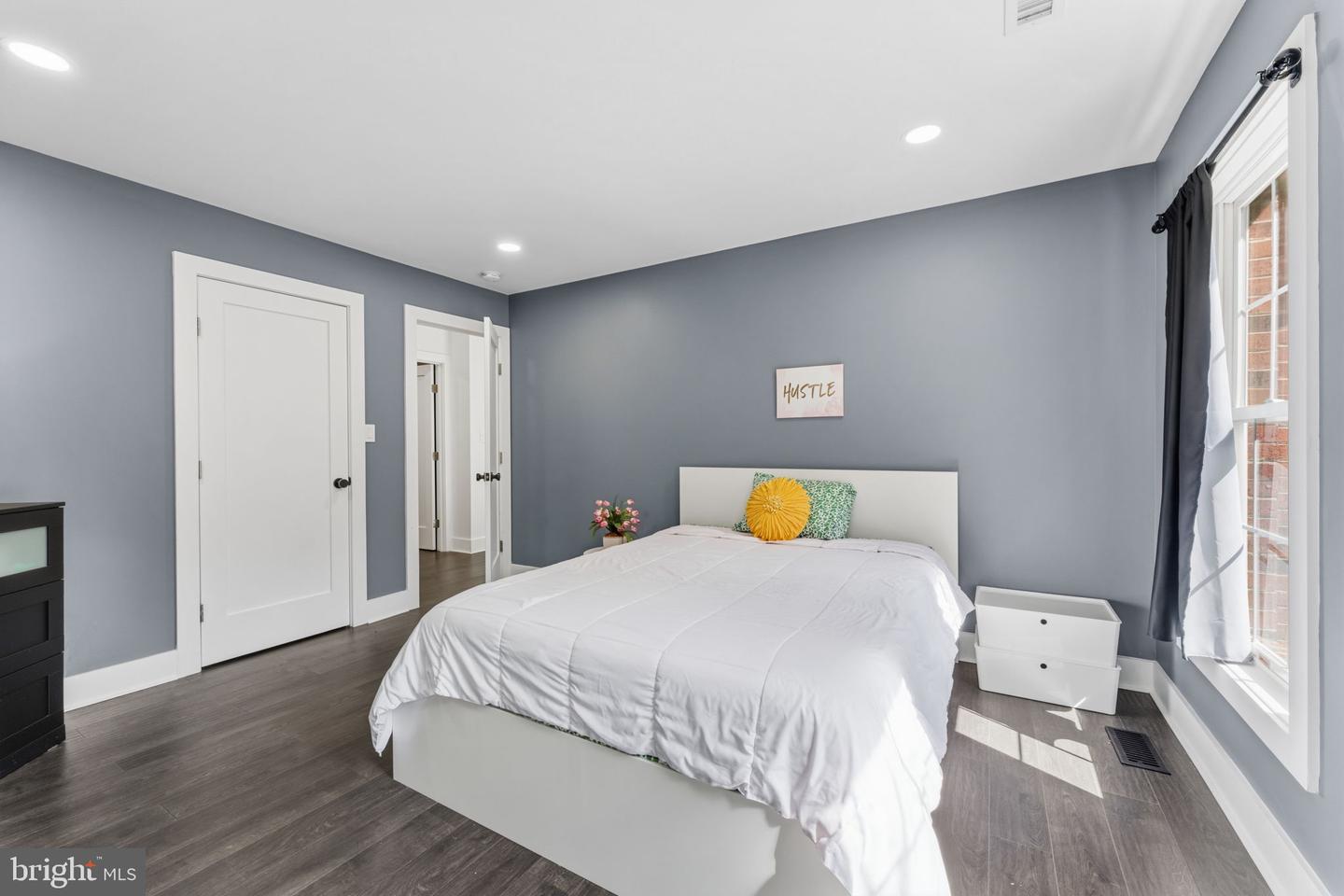 6658 Fox Den Rd Property Photo 31