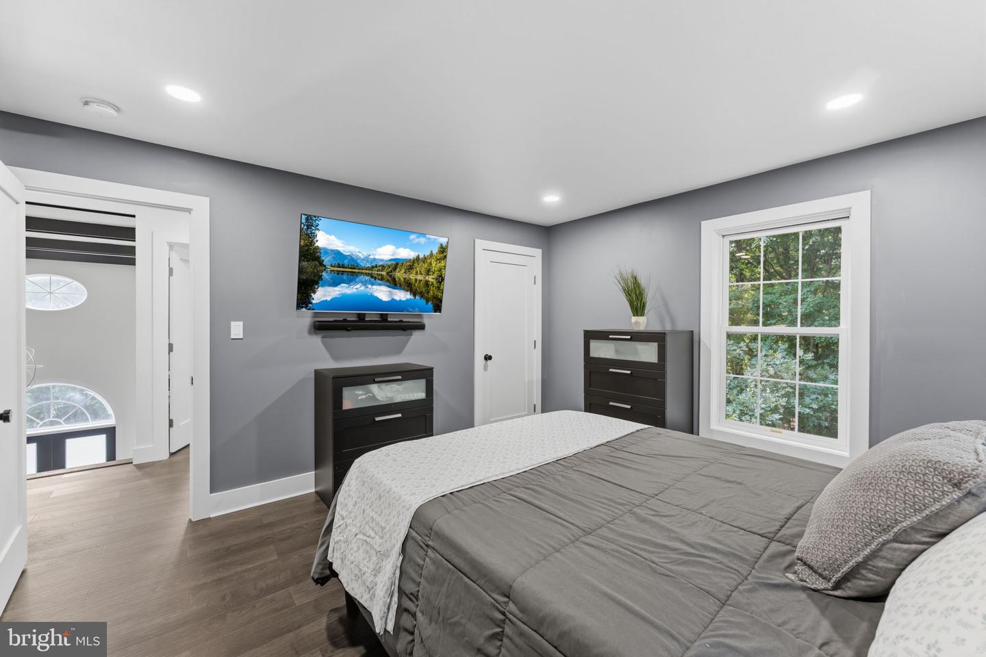 6658 Fox Den Rd Property Photo 33