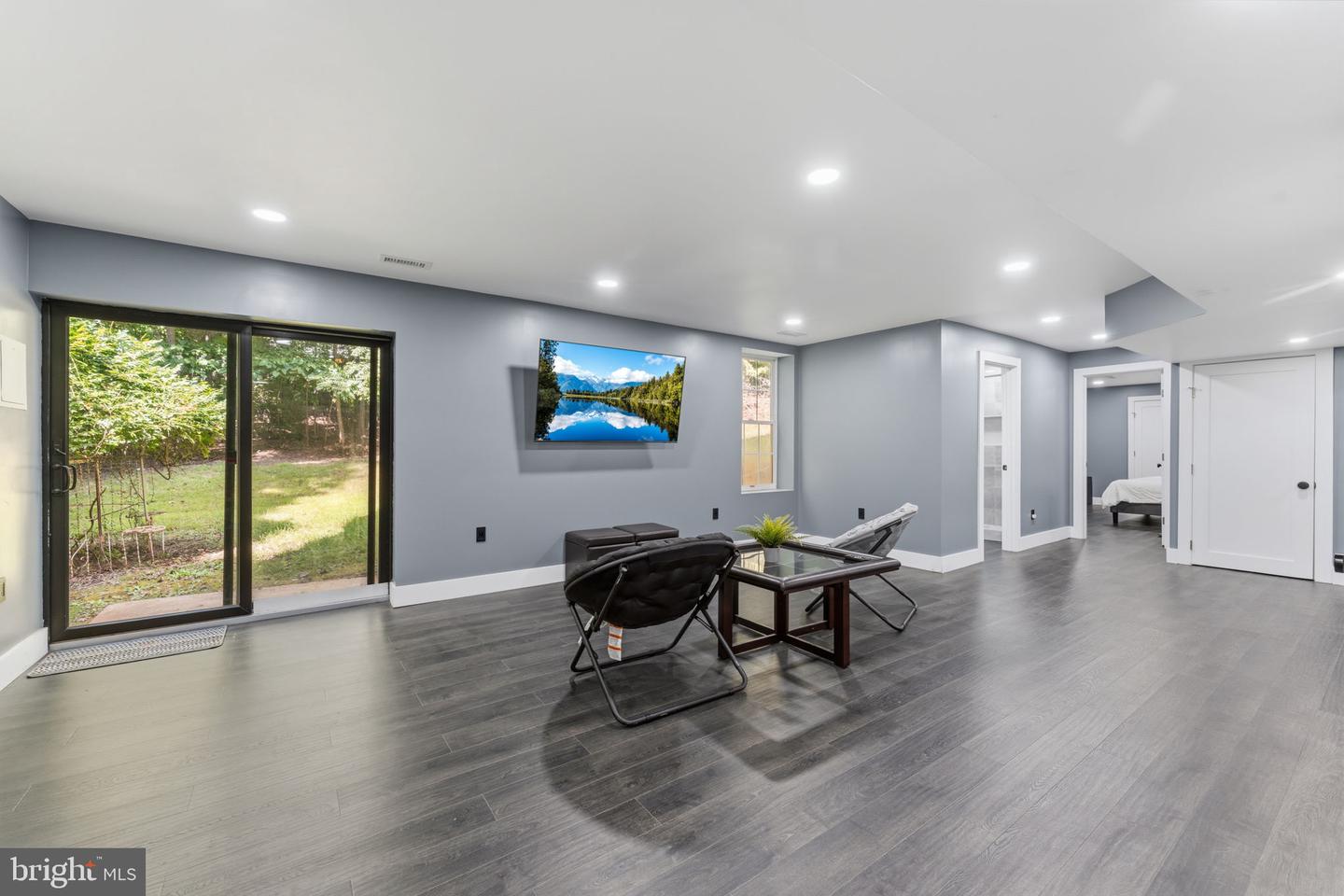6658 Fox Den Rd Property Photo 36