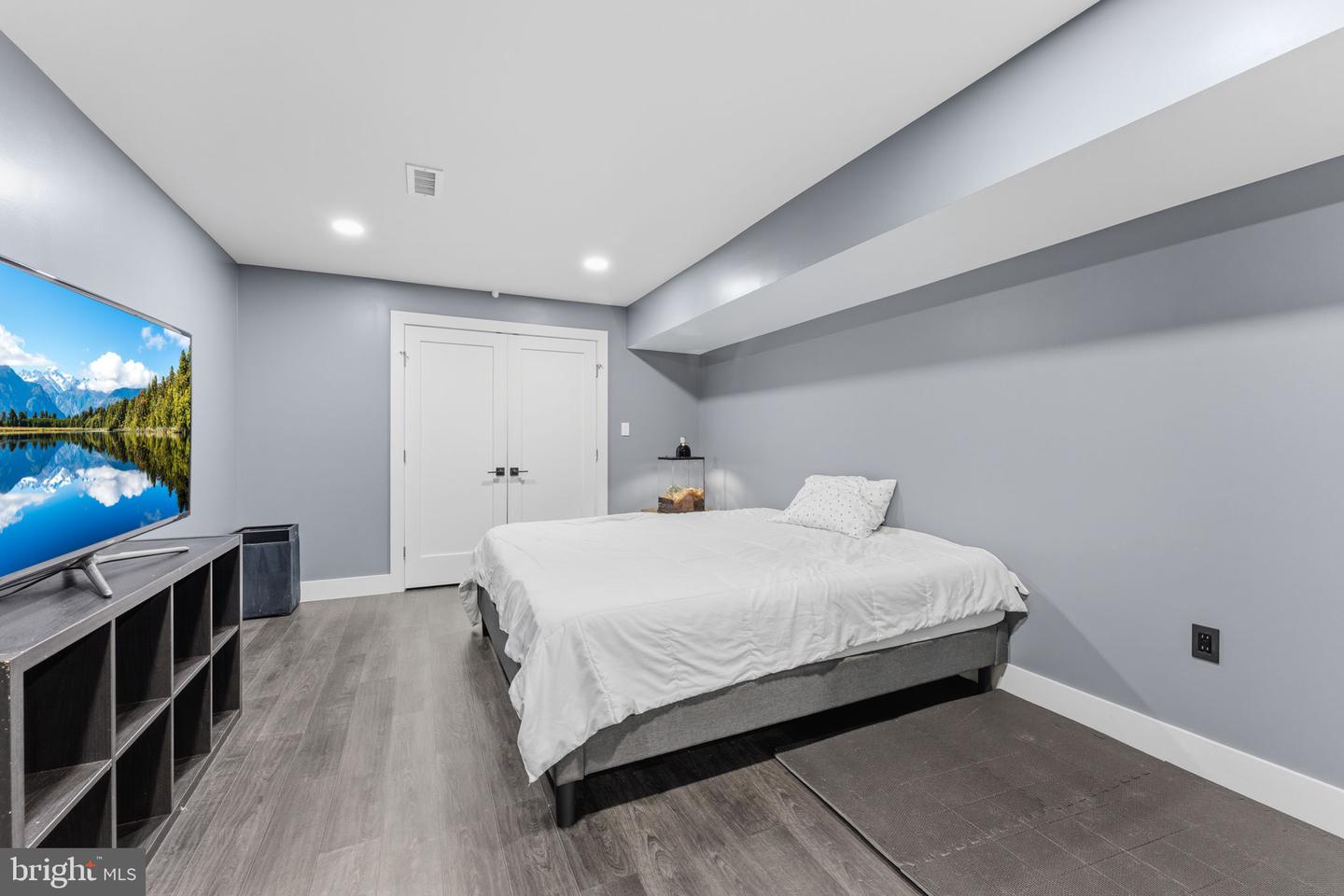 6658 Fox Den Rd Property Photo 41