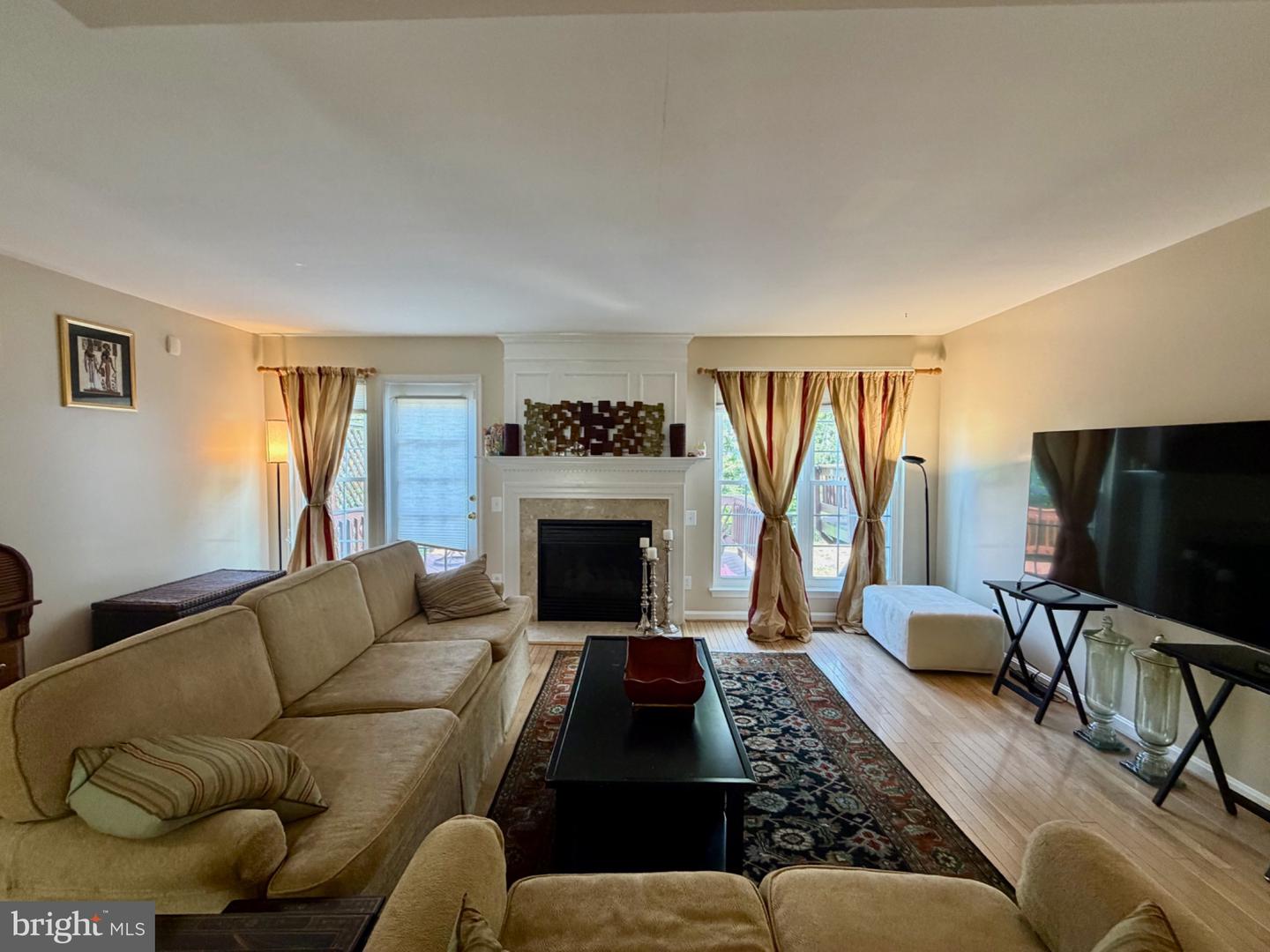 11535 Bertram St Property Photo 4