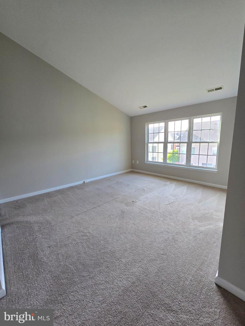 17513 Victoria Falls Dr Property Photo 10