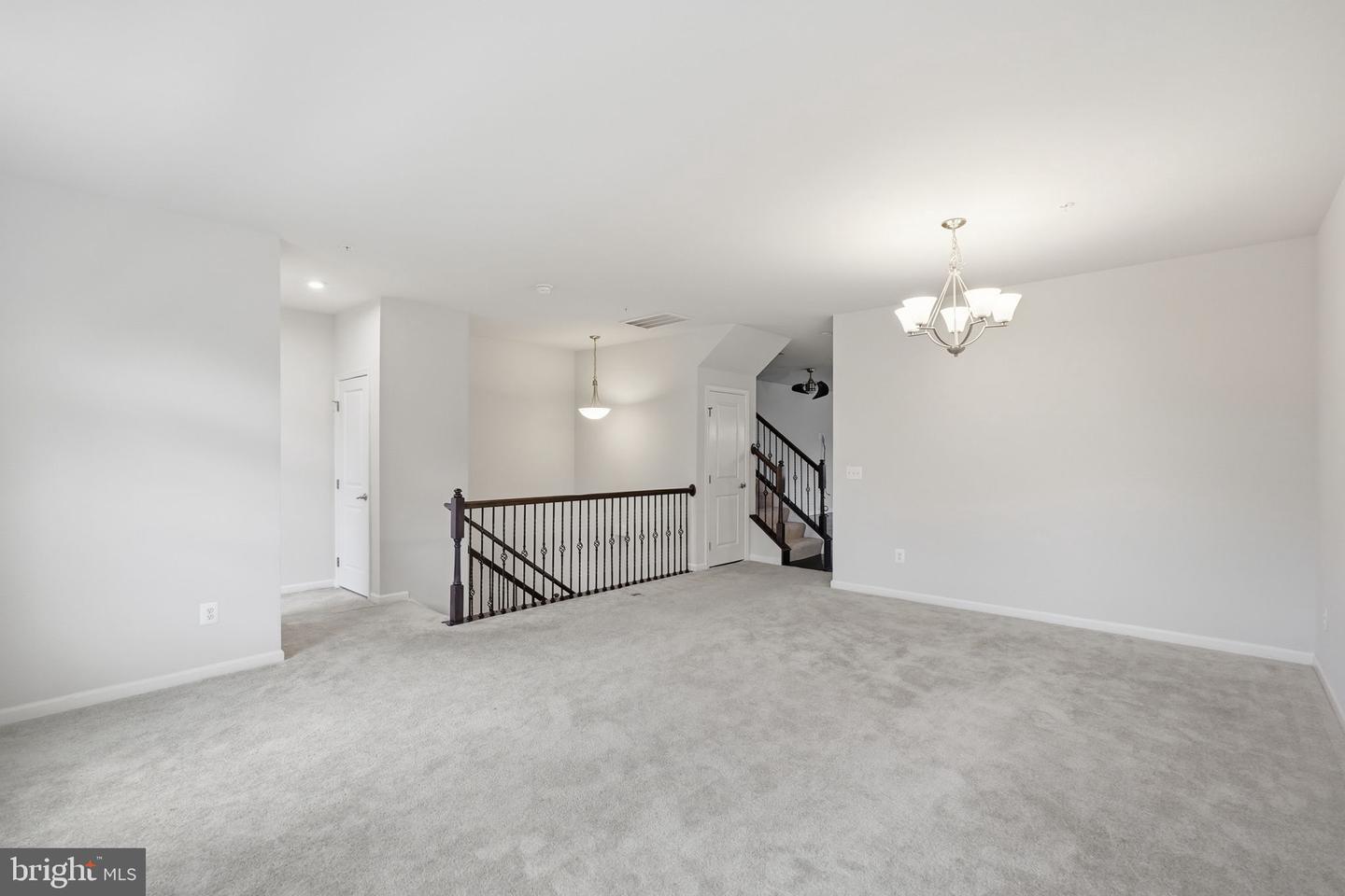 3634 Briarwood Dr Property Photo 3