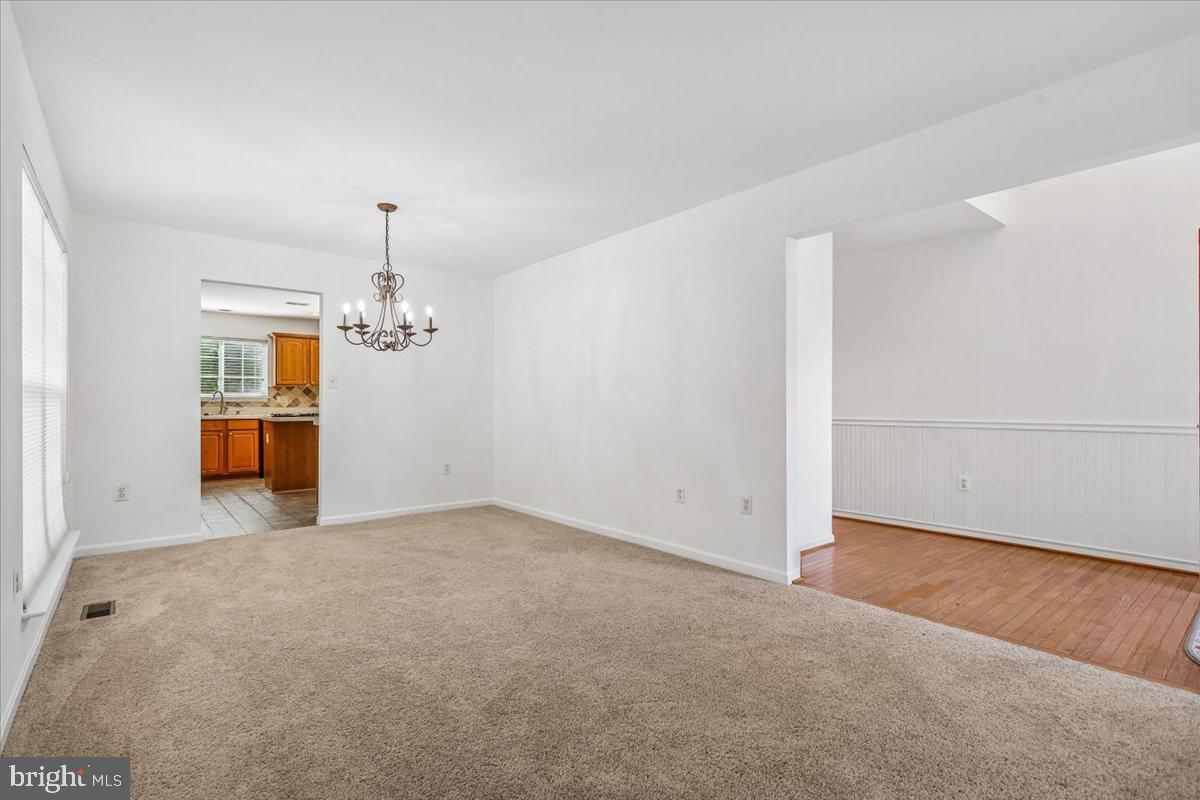 8737 Hackney Dr Property Photo 4