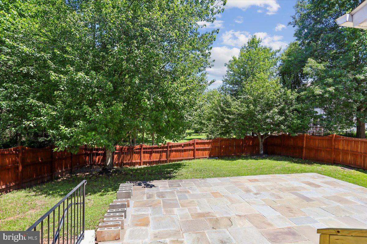 8737 Hackney Dr Property Photo 15
