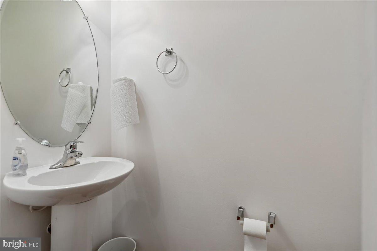 8737 Hackney Dr Property Photo 24