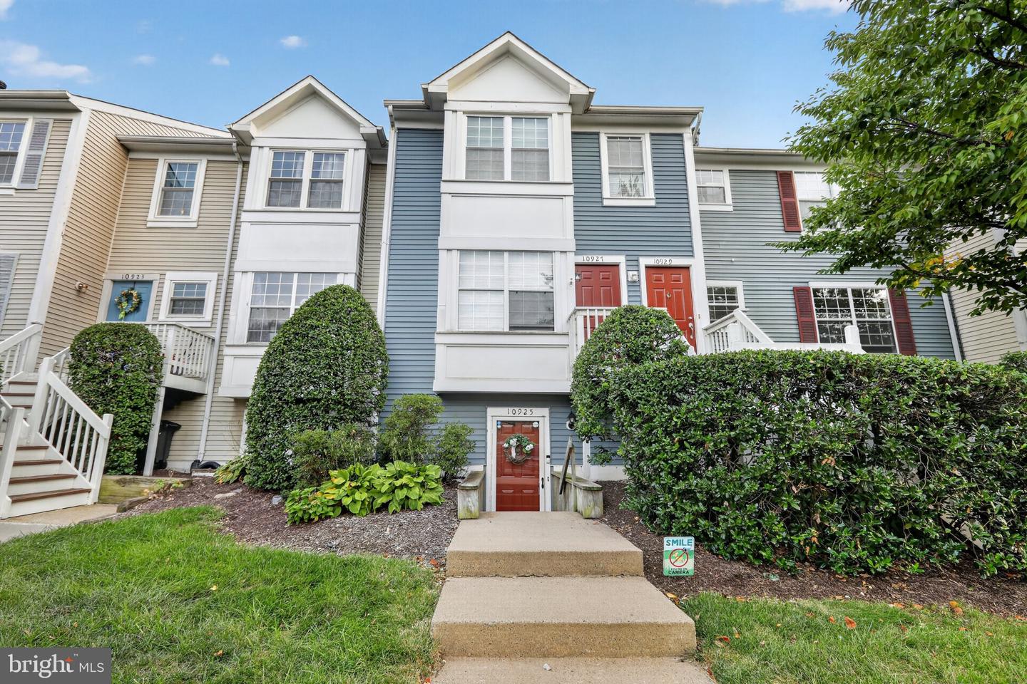 10925 POSTERN CT Property Photo 1