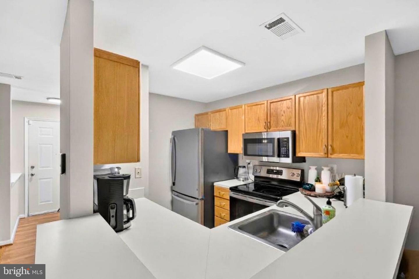 10925 Postern Ct Property Photo 2
