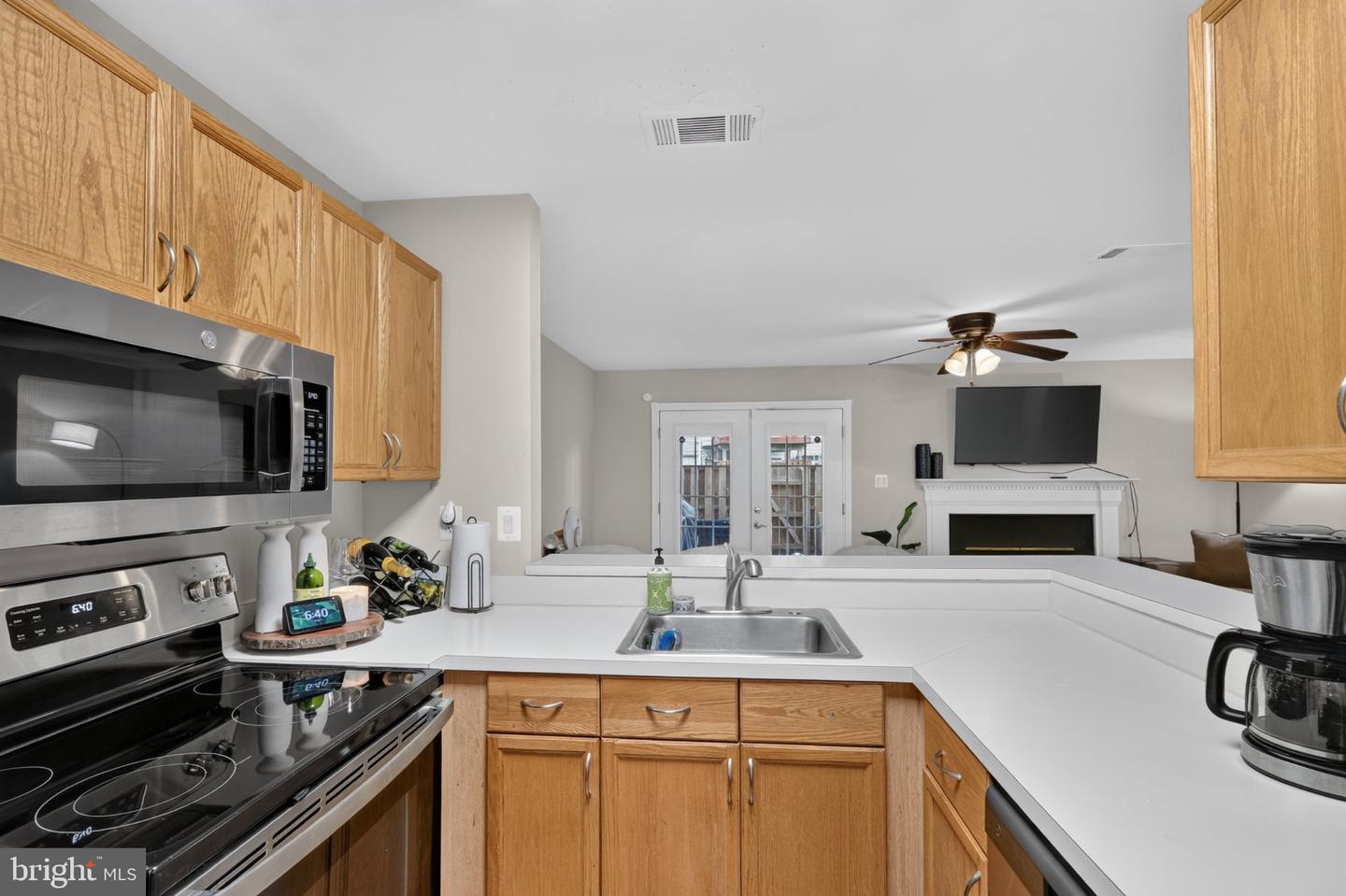 10925 Postern Ct Property Photo 3