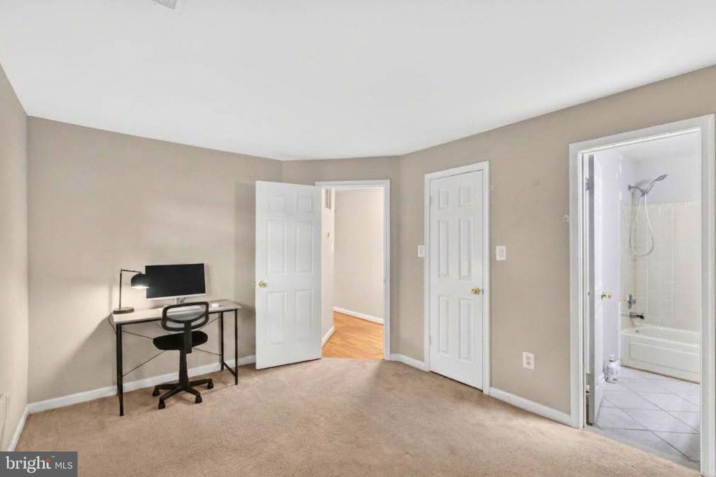 10925 Postern Ct Property Photo 14