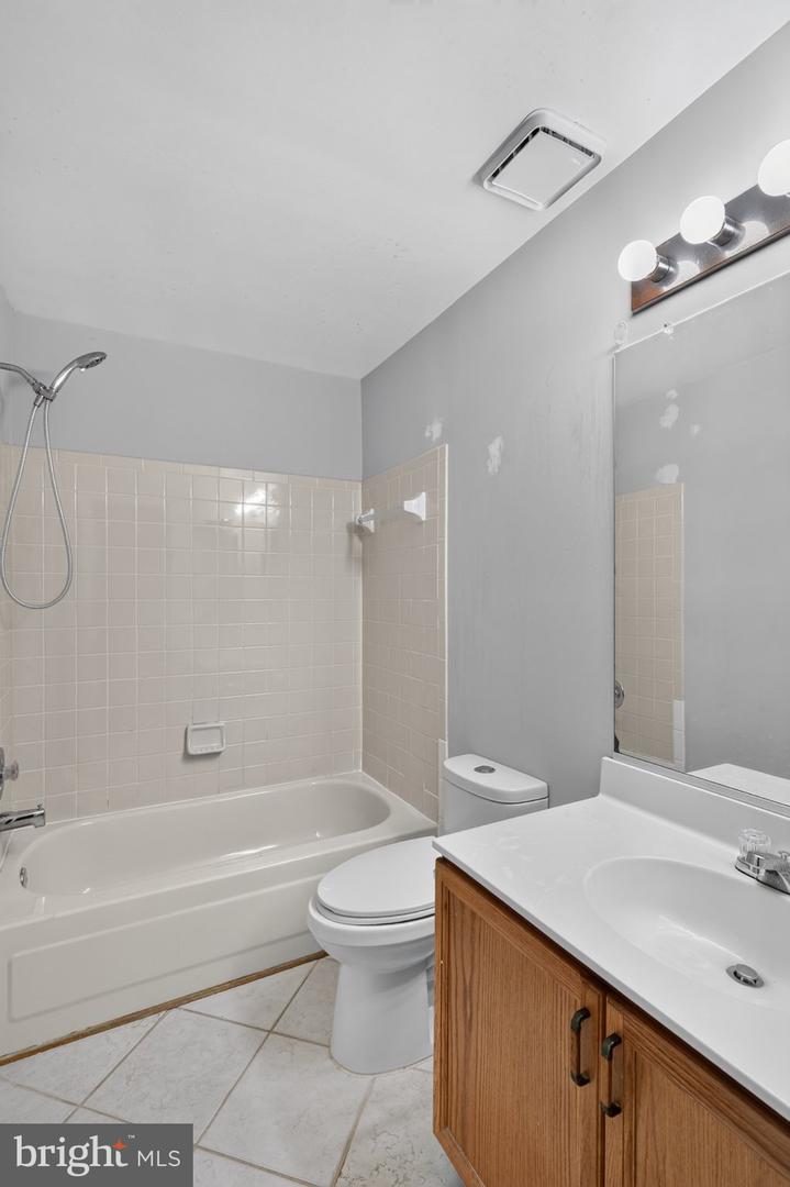 10925 Postern Ct Property Photo 15