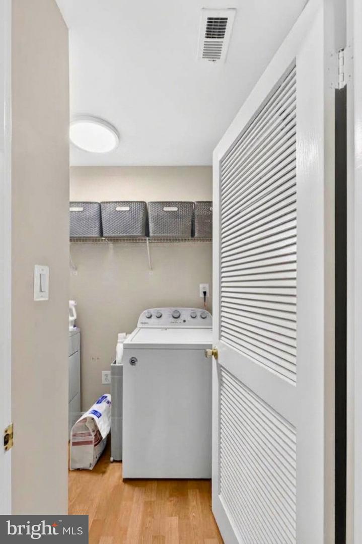 10925 Postern Ct Property Photo 16