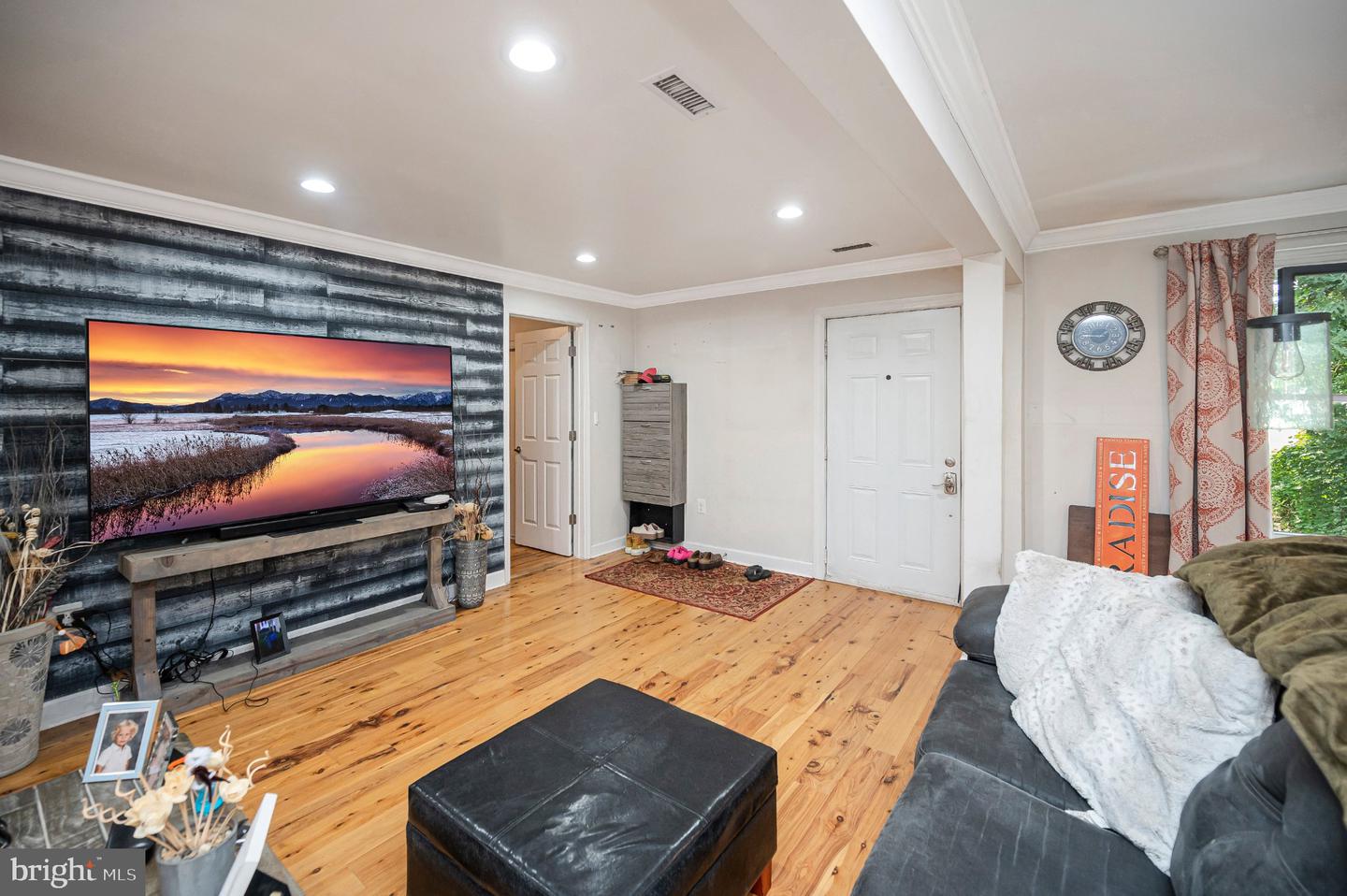 3932 Oakdale Cir Property Photo 6