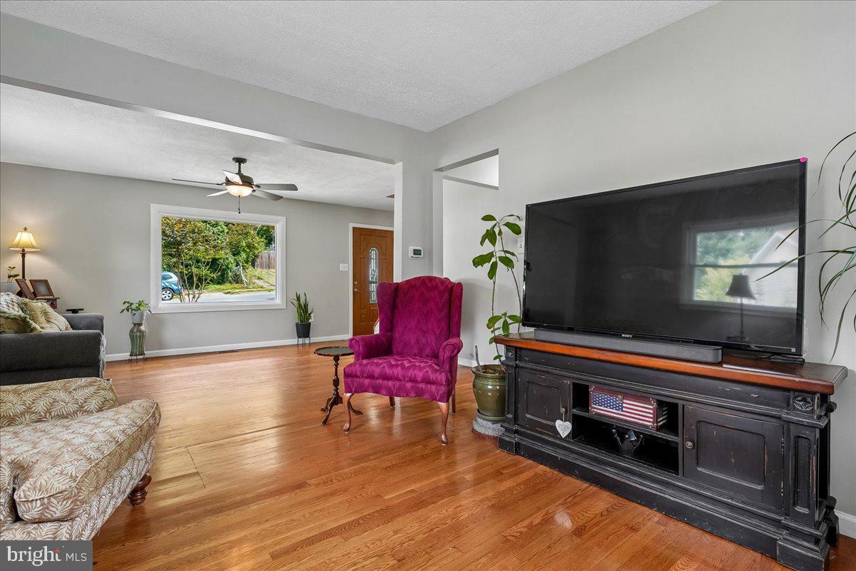 3637 Freemont Pl Property Photo 6