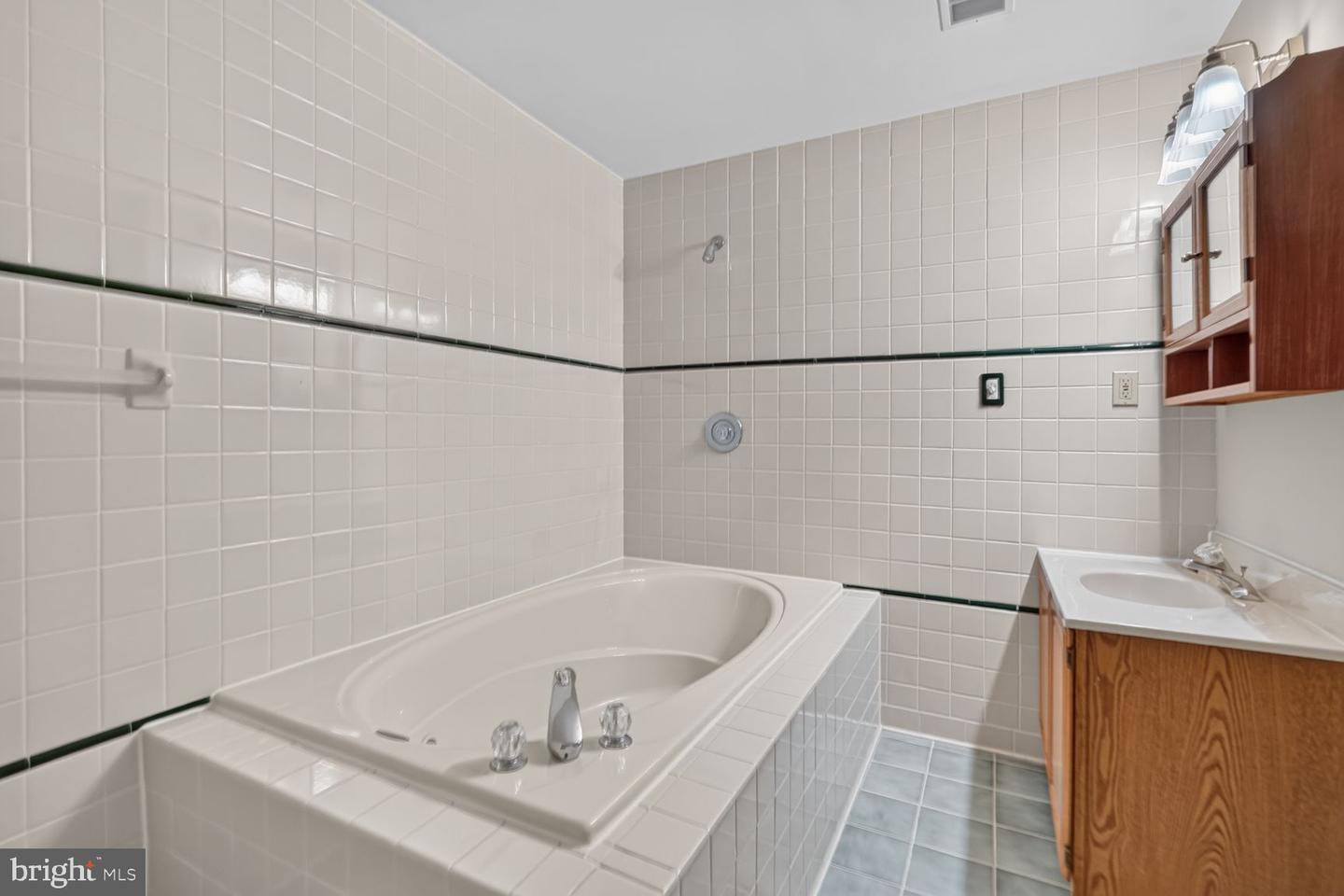 8219 Crackling Fire Dr Property Photo 27