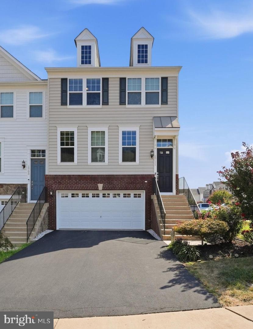 1711 Granville Ct Property Photo 1