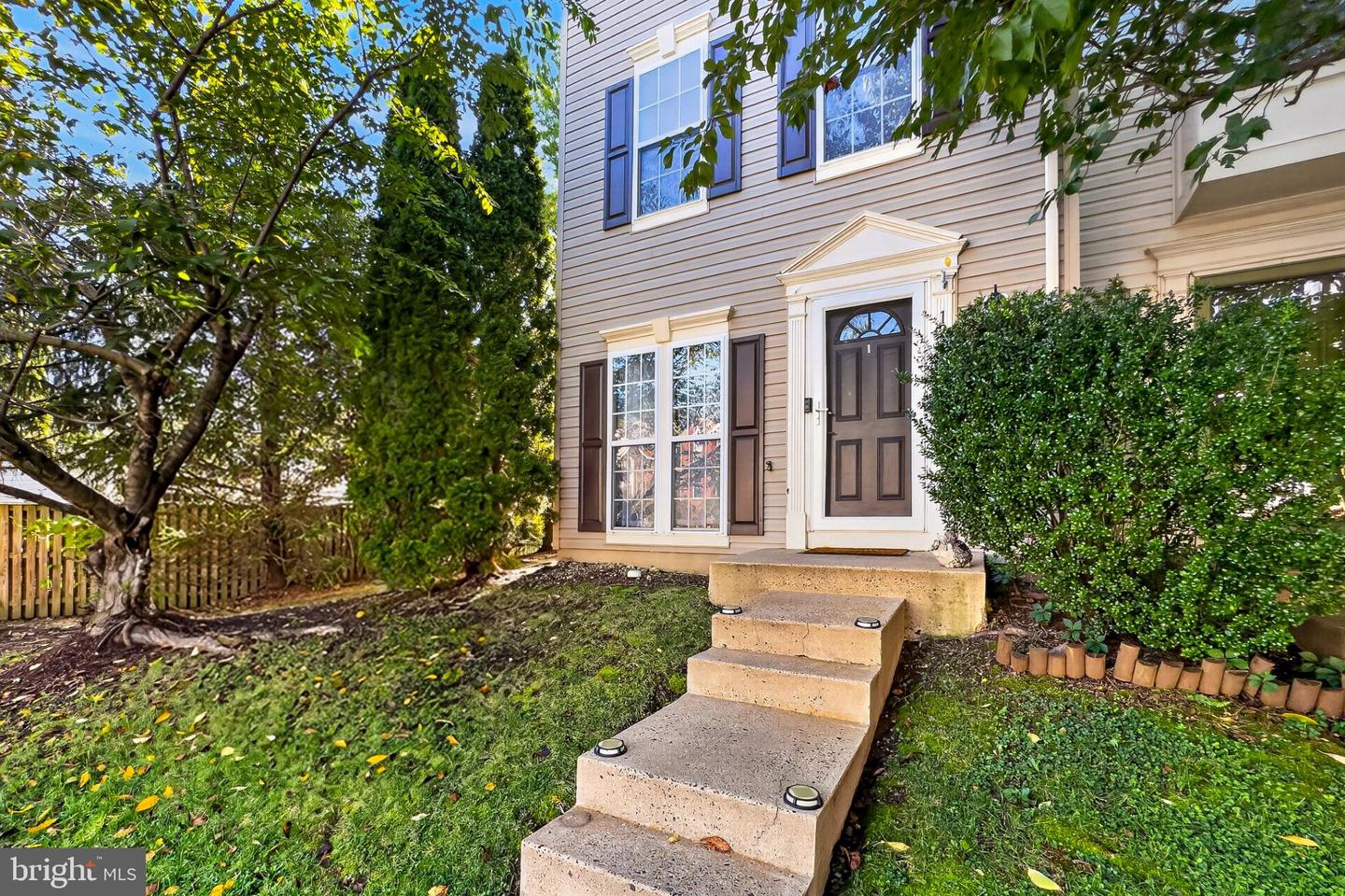 12415 Selkirk Cir Property Photo 4
