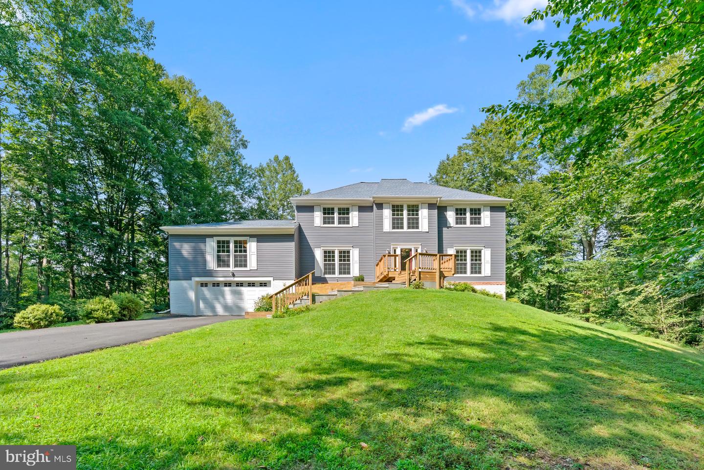 7492 Devon Ln Property Photo 3