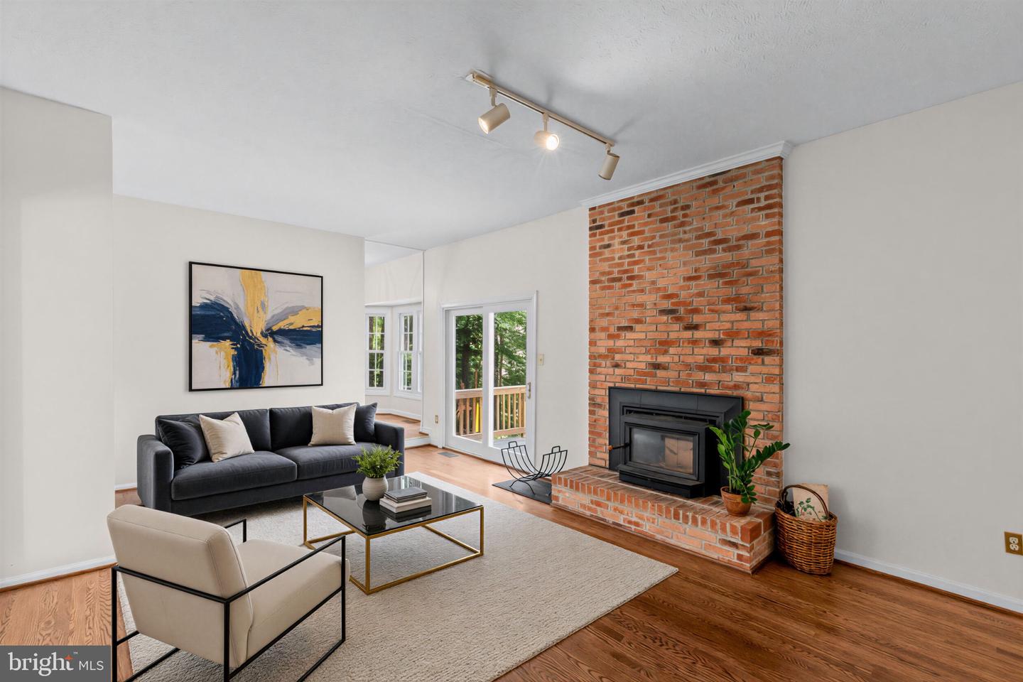 7492 Devon Ln Property Photo 10