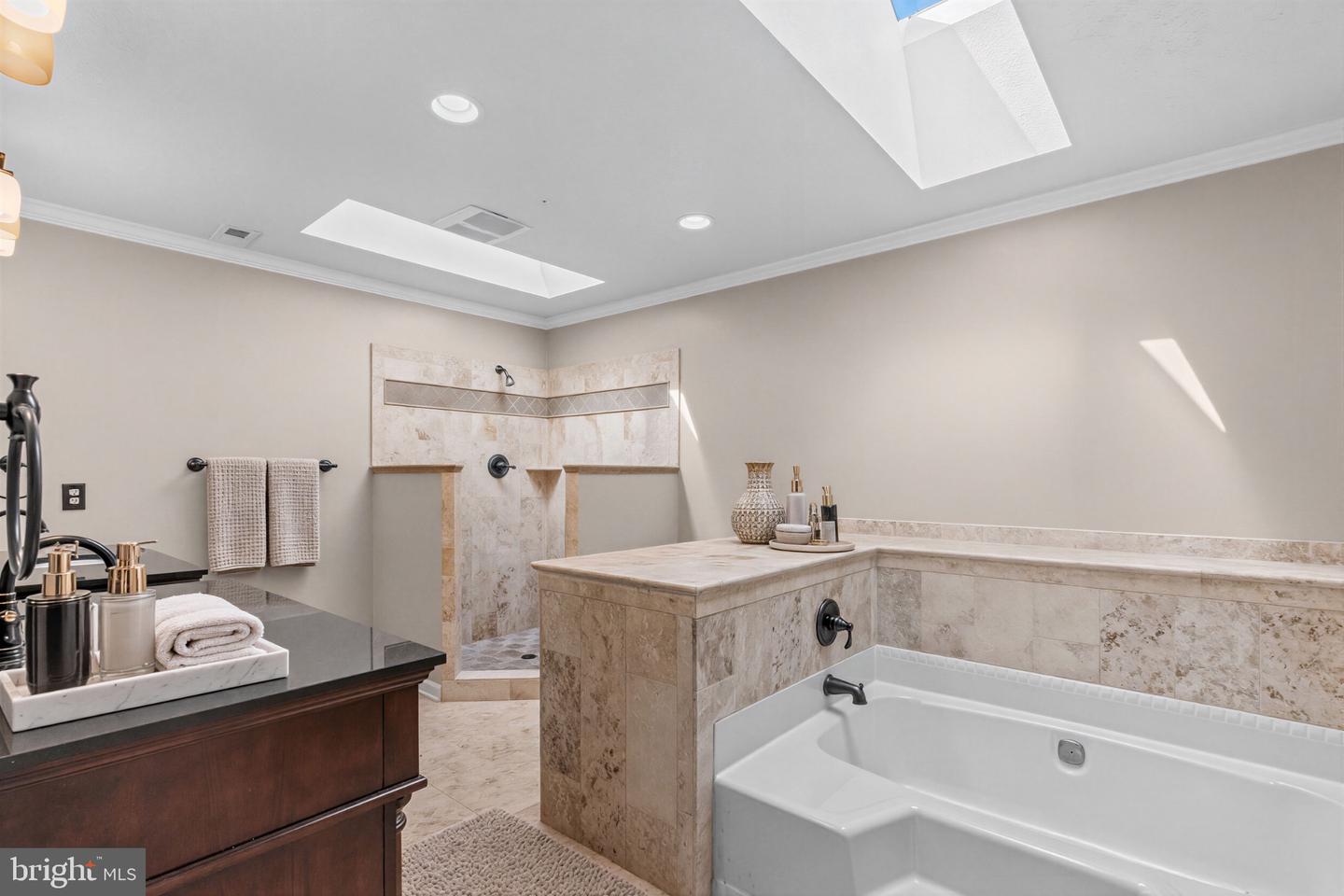 7492 Devon Ln Property Photo 15
