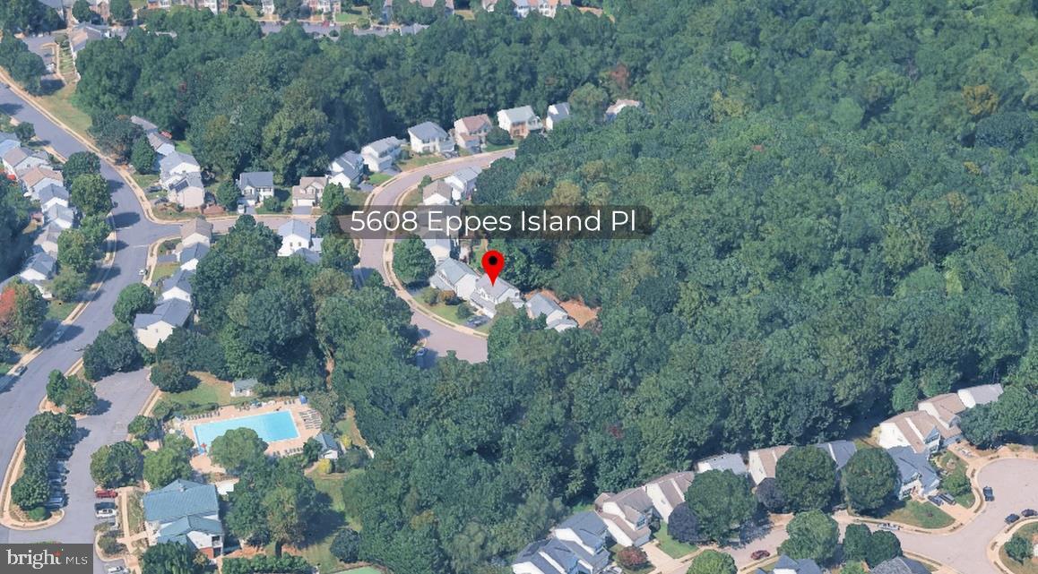 5608 Eppes Island Pl Property Photo 2