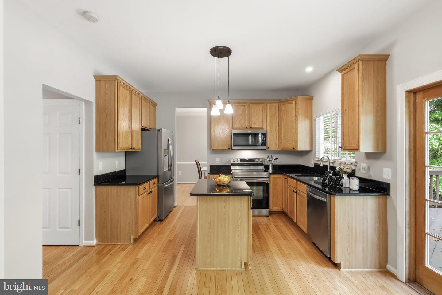 5608 Eppes Island Pl Property Photo 8