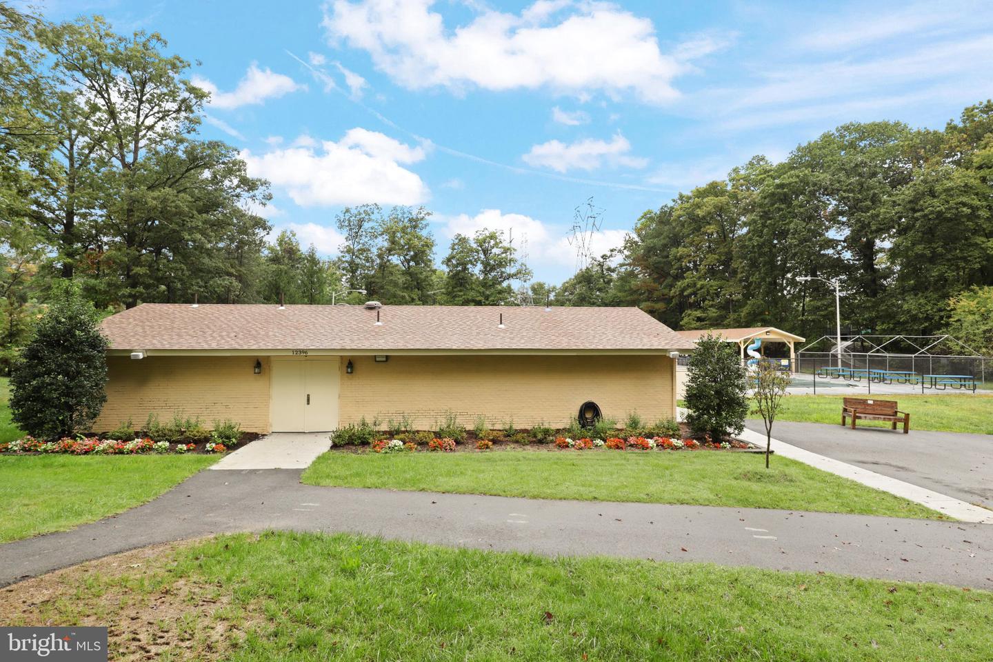 2825 Chablis Cir Property Photo 28