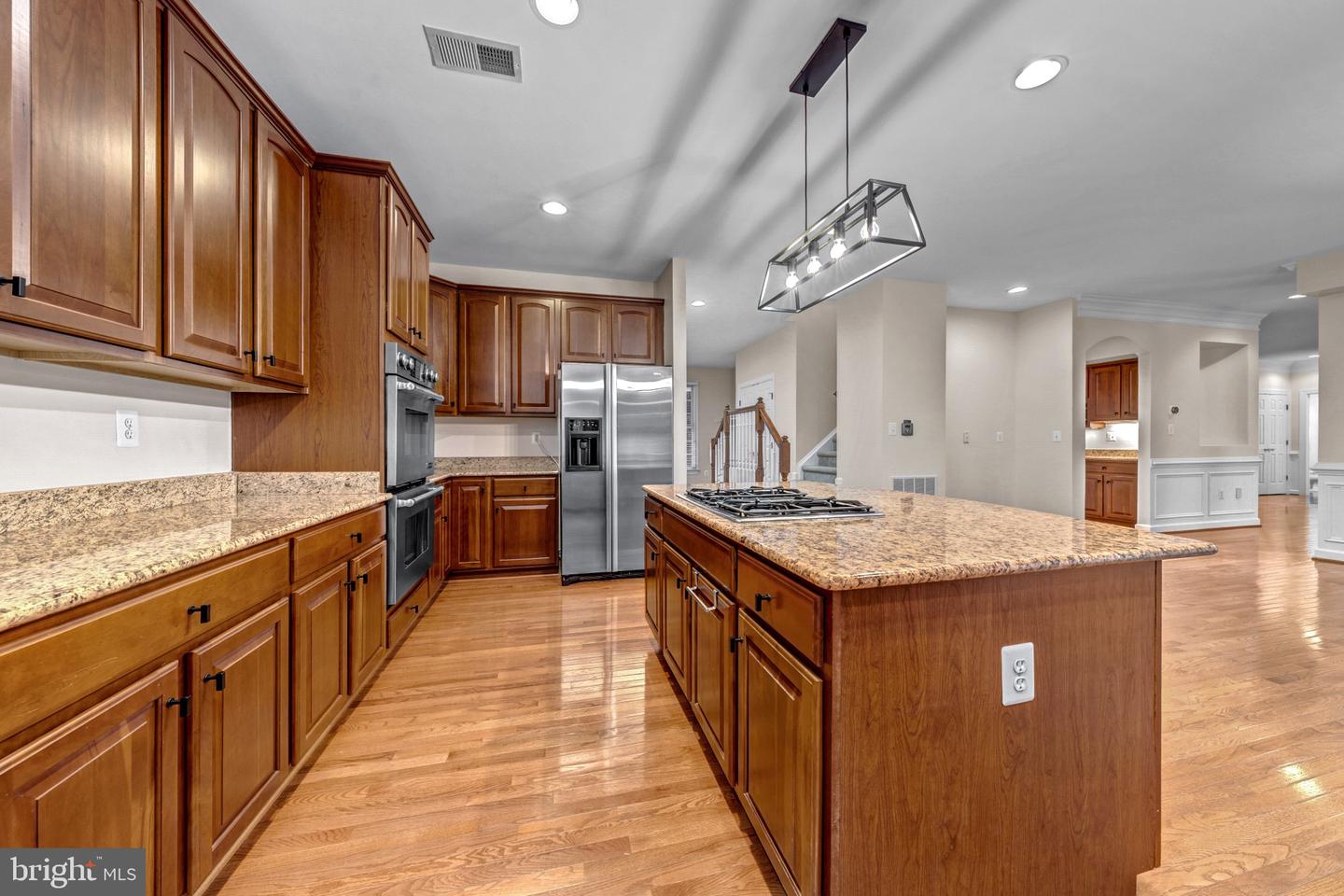 10037 Esteppe Dr Property Photo 23