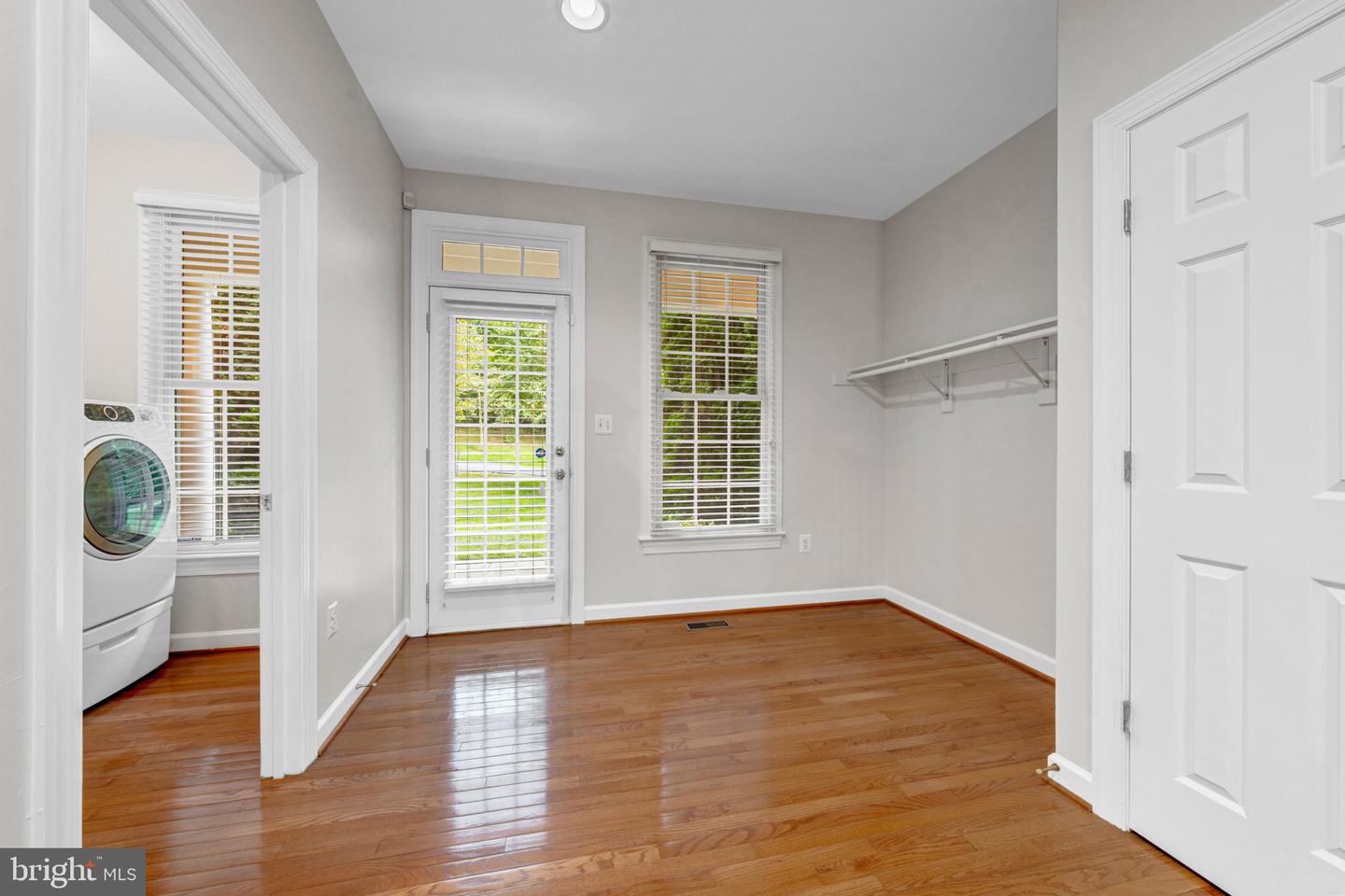 10037 Esteppe Dr Property Photo 25