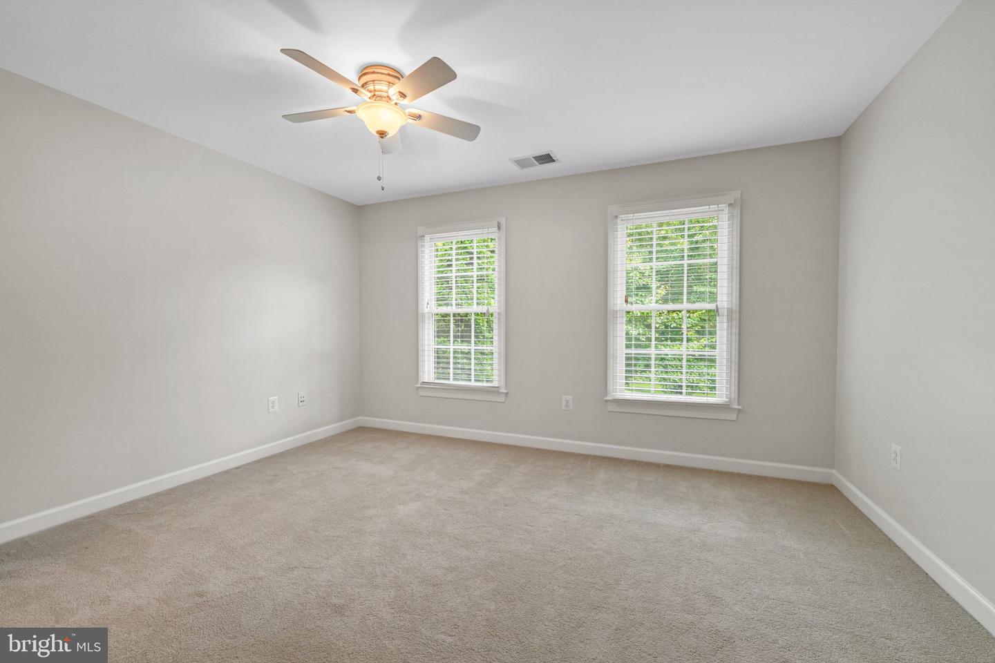 10037 Esteppe Dr Property Photo 41