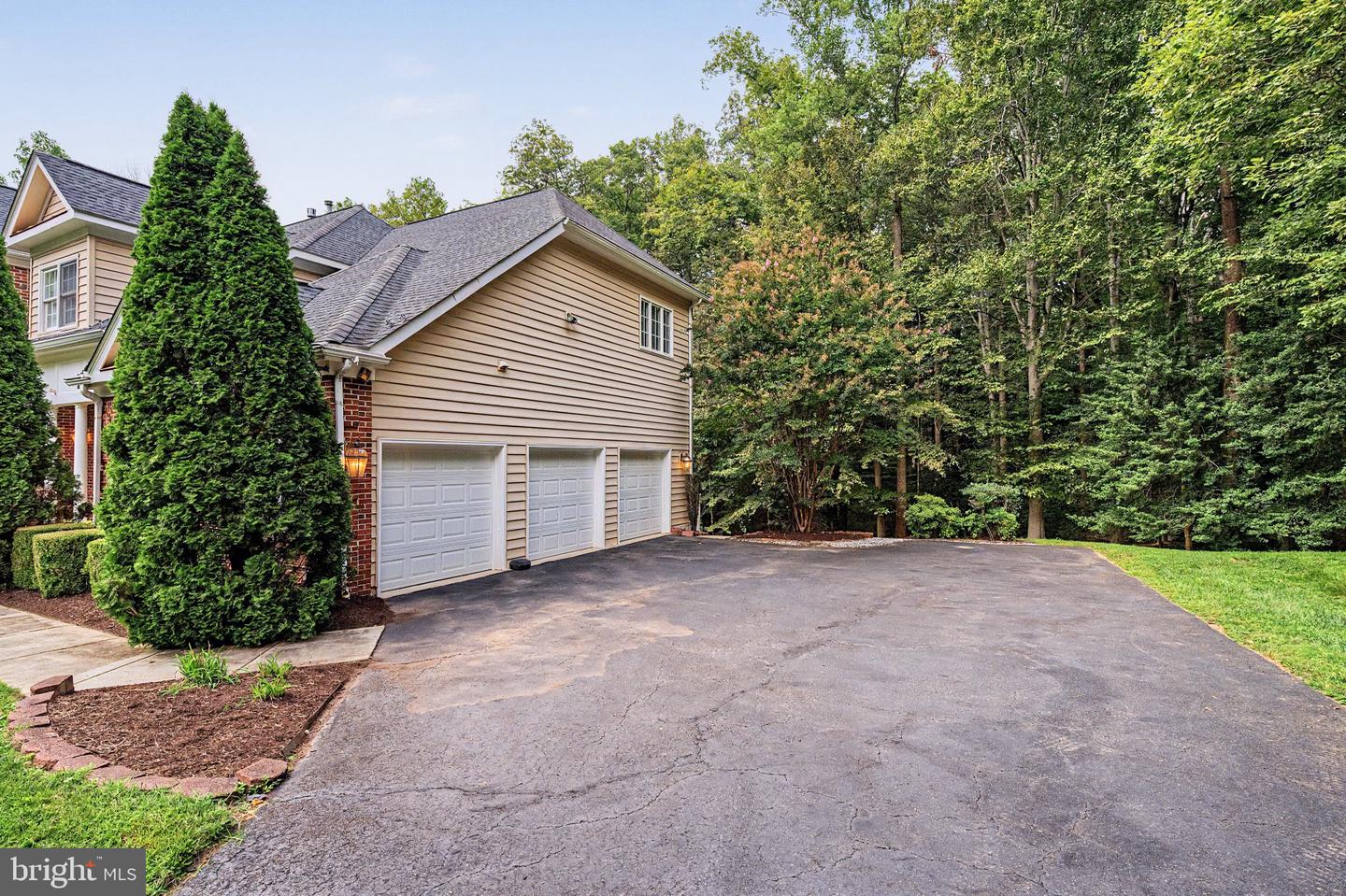 10037 Esteppe Dr Property Photo 60