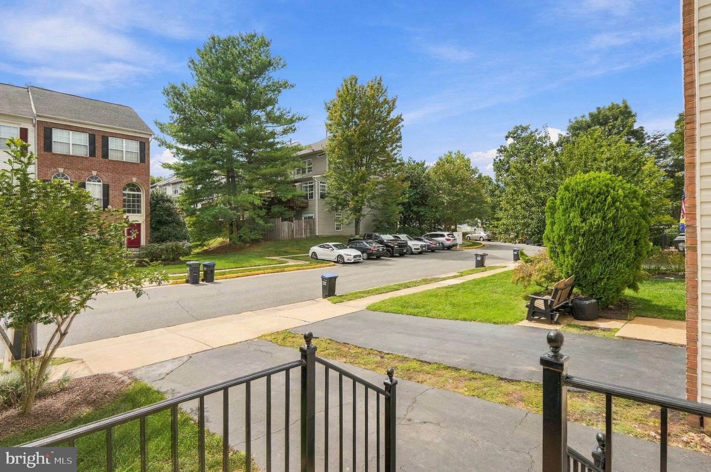 10133 Pale Rose Loop Property Photo 3