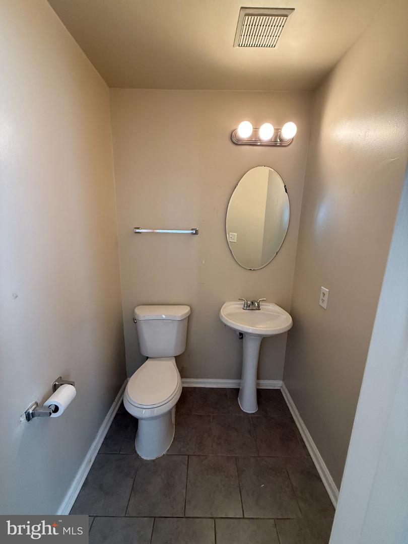 12800 Silvia Loop Property Photo 9