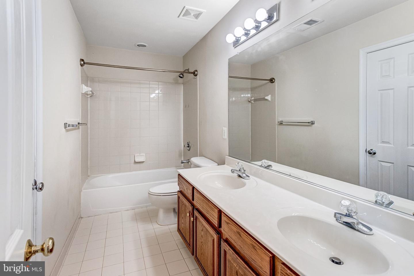 15657 William Bayliss Ct Property Photo 25