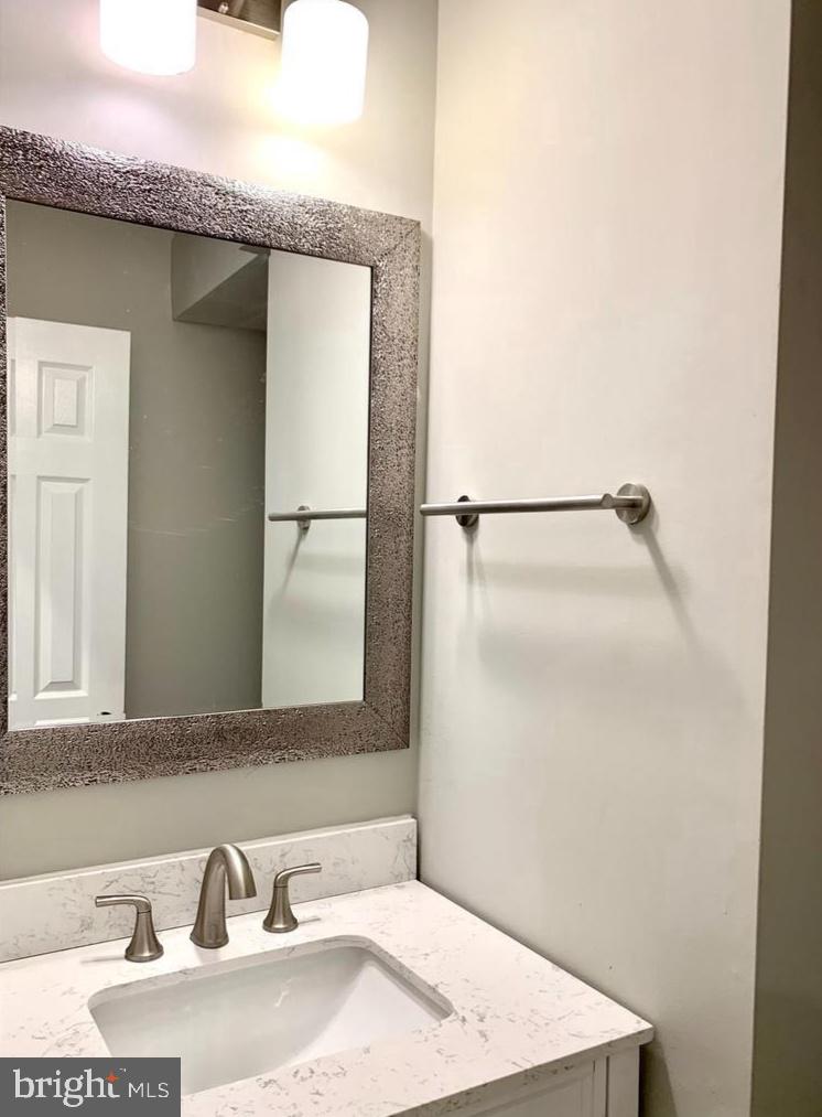 4087 Thackery Property Photo 6
