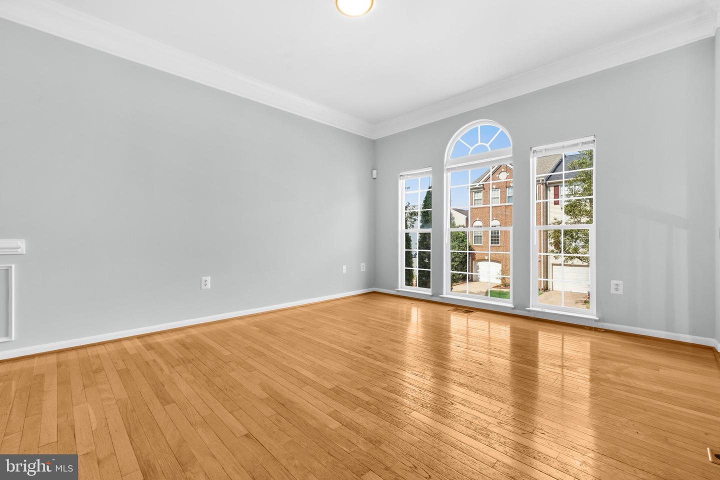 6687 Roderick Property Photo 7