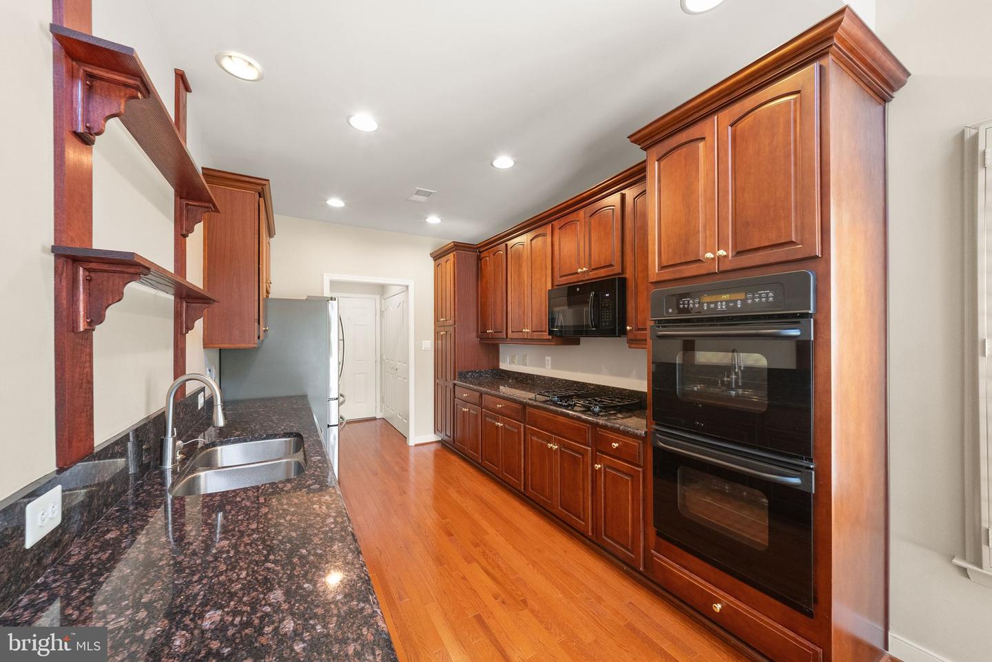 5976 Piney Grove Way Property Photo 12