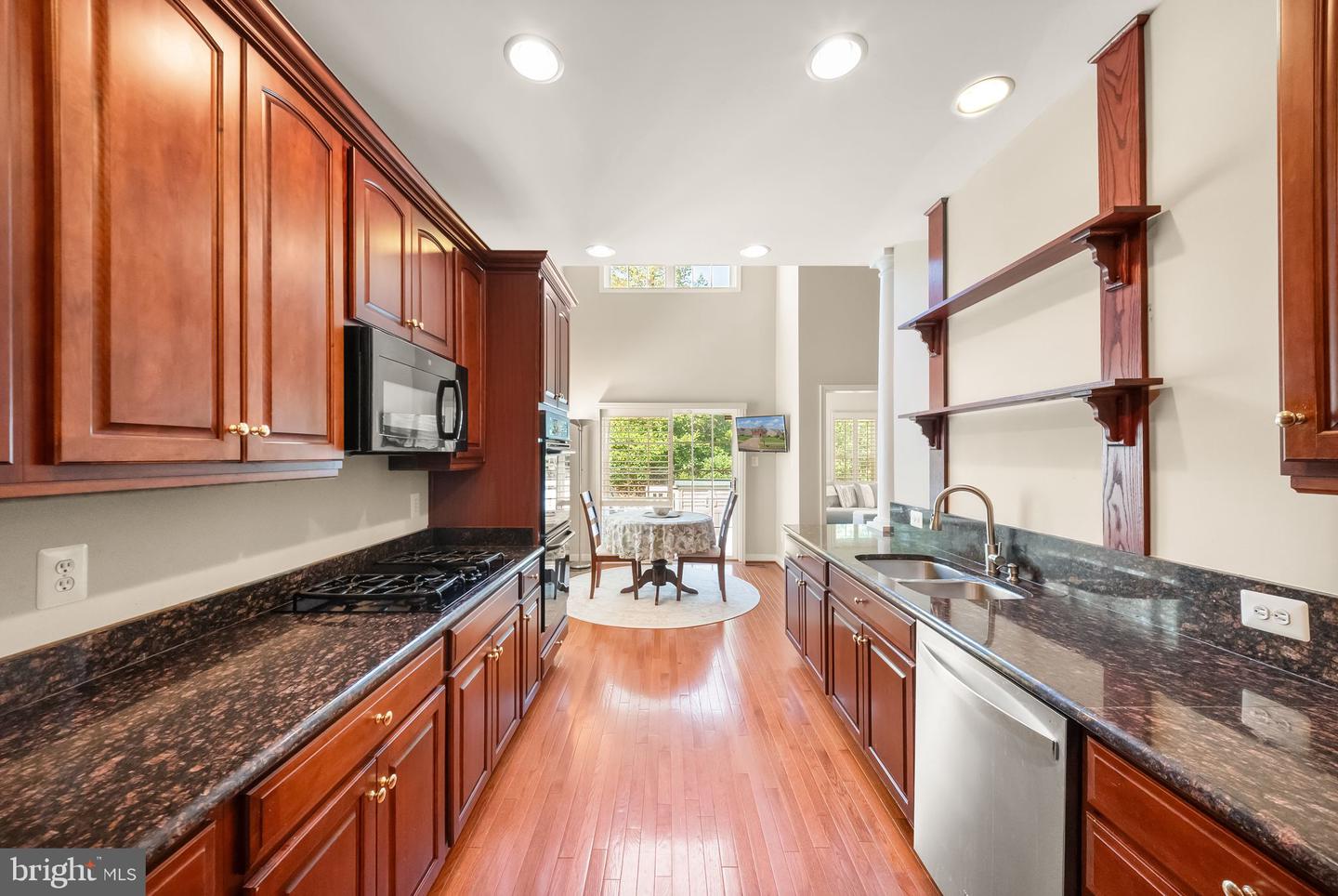 5976 Piney Grove Way Property Photo 14