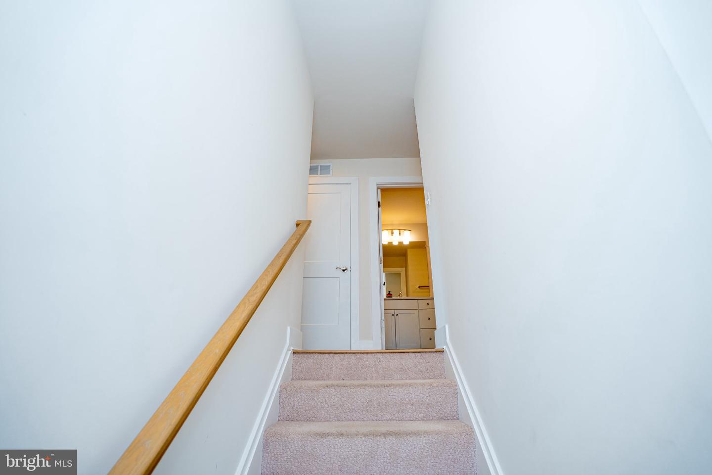 8790 Kensington Church St Property Photo 32